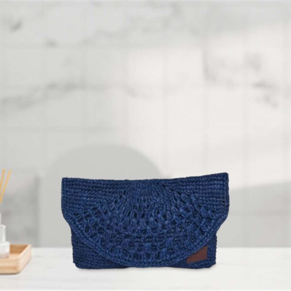 Raffia Chic Clutch